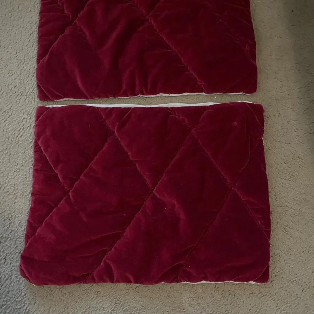 2 Pottery Barn Burgundy Velvet Quilted Standard Luxurious Pillow Covers 20 x 26